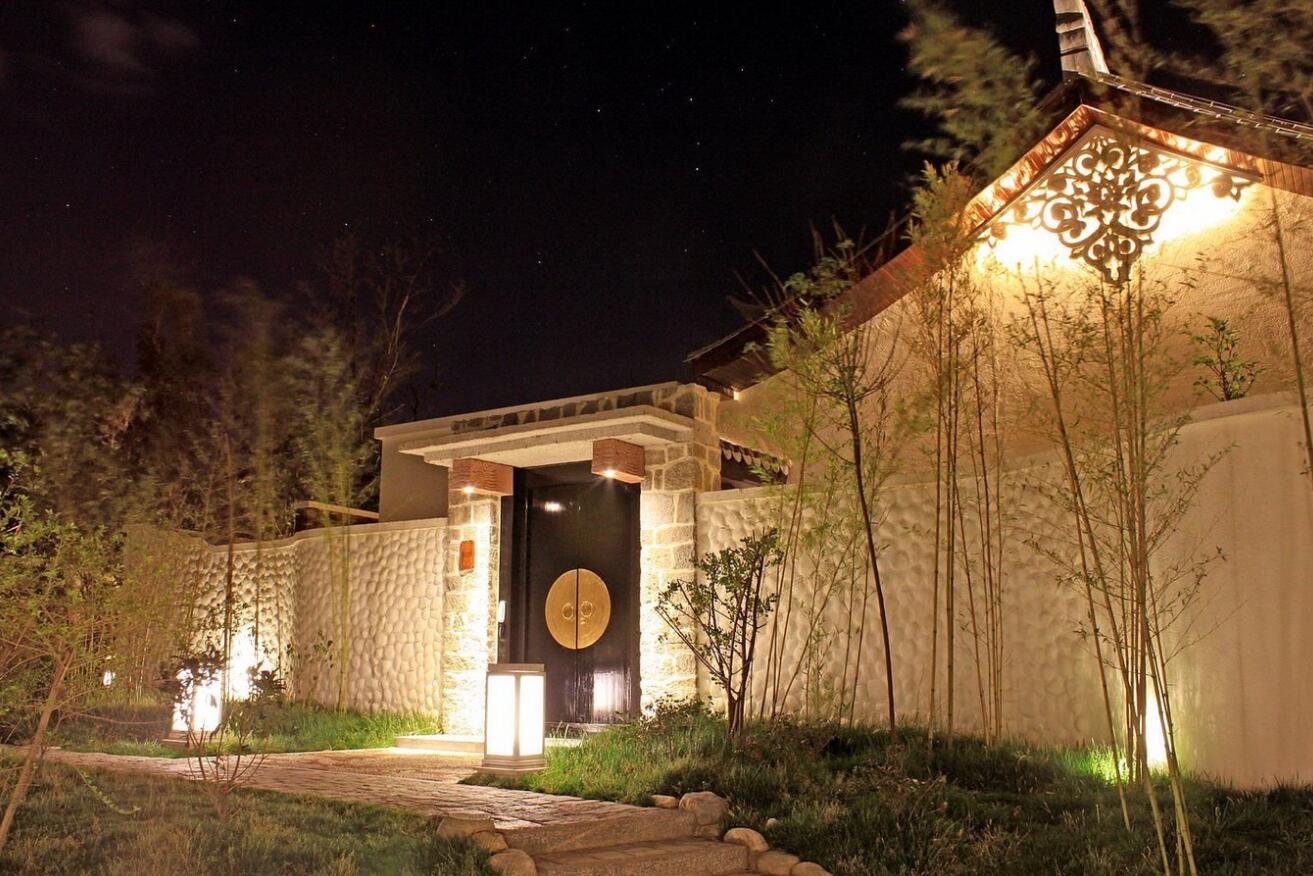 美丽相约·大理梦蝶庄酒店侧门