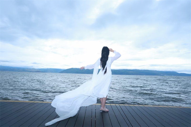大理摄影摄像：大理洱海喜洲古镇吉普车专业旅拍一日游