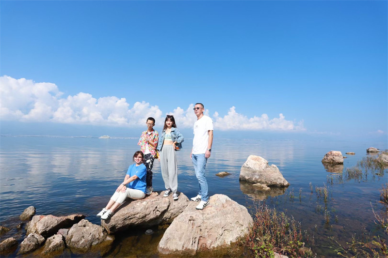 大理摄影摄像：大理洱海喜洲古镇吉普车专业旅拍一日游