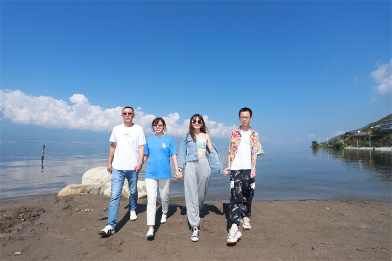 大理摄影摄像：大理洱海喜洲古镇吉普车专业旅拍一日游